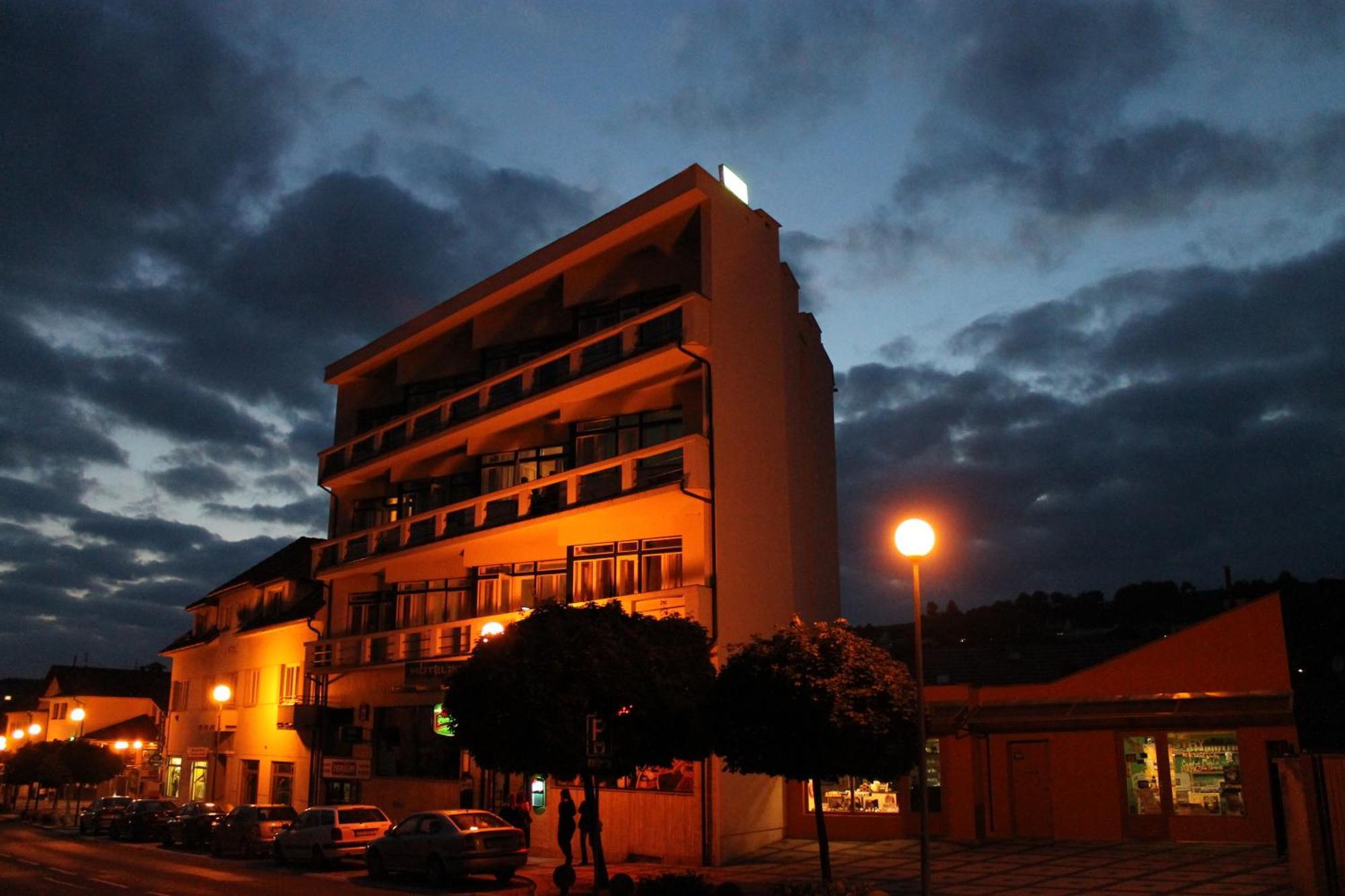 Hotel Krystal Luhacovice Exterior photo